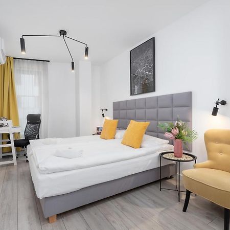 Апартаменти Studio Miodowa Krakow Kazimierz By Renters Екстер'єр фото